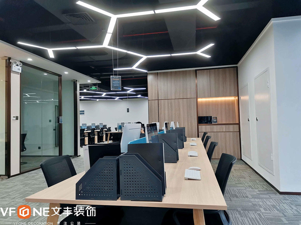 深圳龍華辦公室裝修設計實景圖
